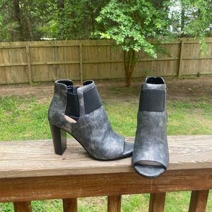 Brand New NWT Kaari Blue Jade Open Toe Bootie 7.5M